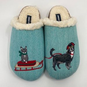 Land's End Christmas slippers, Dog & Cat on Sled, size 7